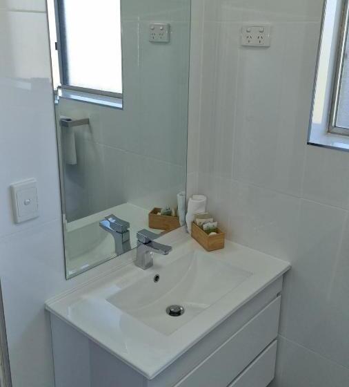 اتاق استاندارد, Australian Homestead Motor Lodge