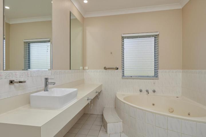 سوییت لوکس, Australian Homestead Motor Lodge