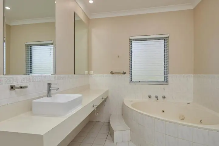 سوییت لوکس, Australian Homestead Motor Lodge