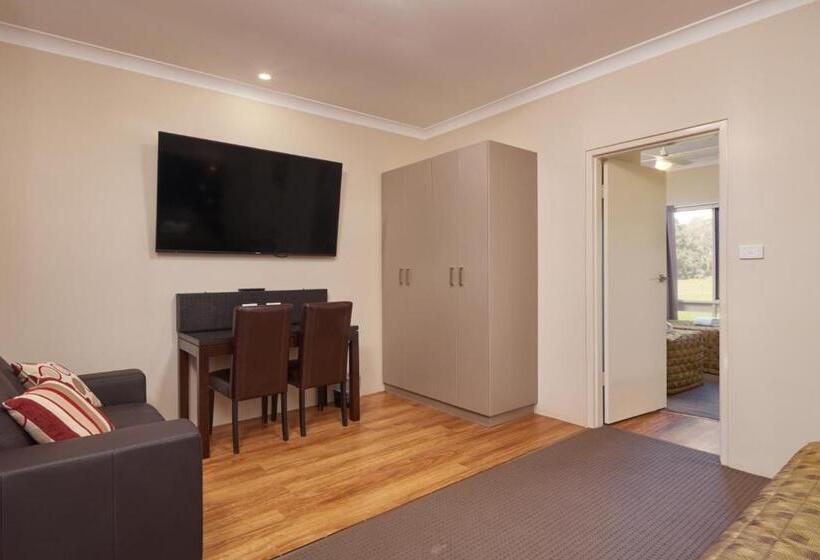 سوییت لوکس, Australian Homestead Motor Lodge