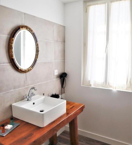 基本间, L Auberge Du Croissant