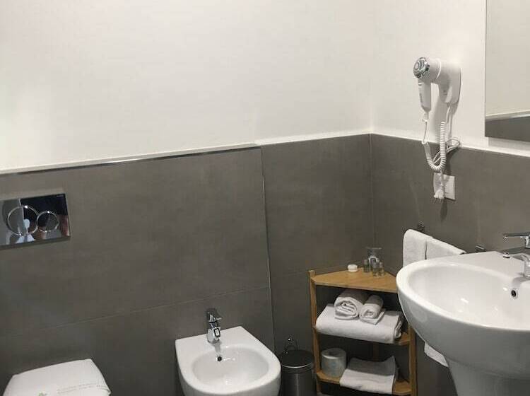 חדר סטנדרט לארבעה, Tramonti E Lago