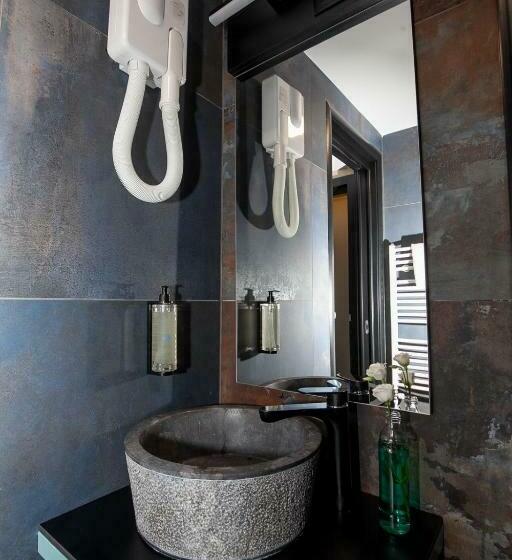 اتاق استاندارد یک نفره, Boutique Hotel Bura 45n