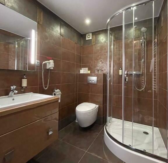 غرفة قياسية, Red