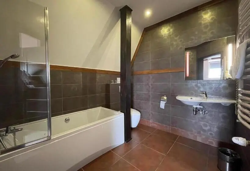 デラックスルーム, Red