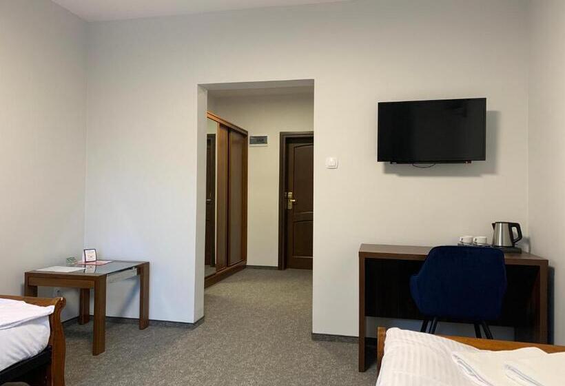 غرفة قياسية, Red