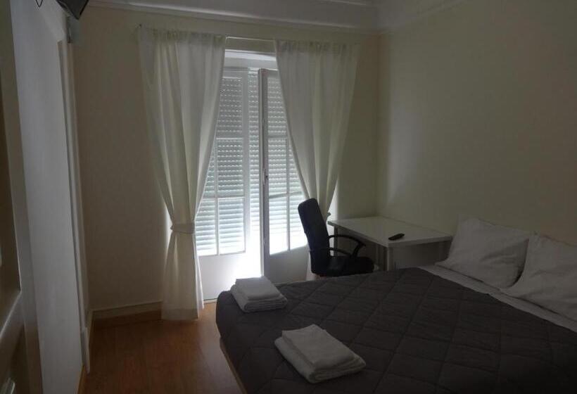 اتاق استاندارد با سرویس بهداشتی مشترک, Residence Metro Alameda