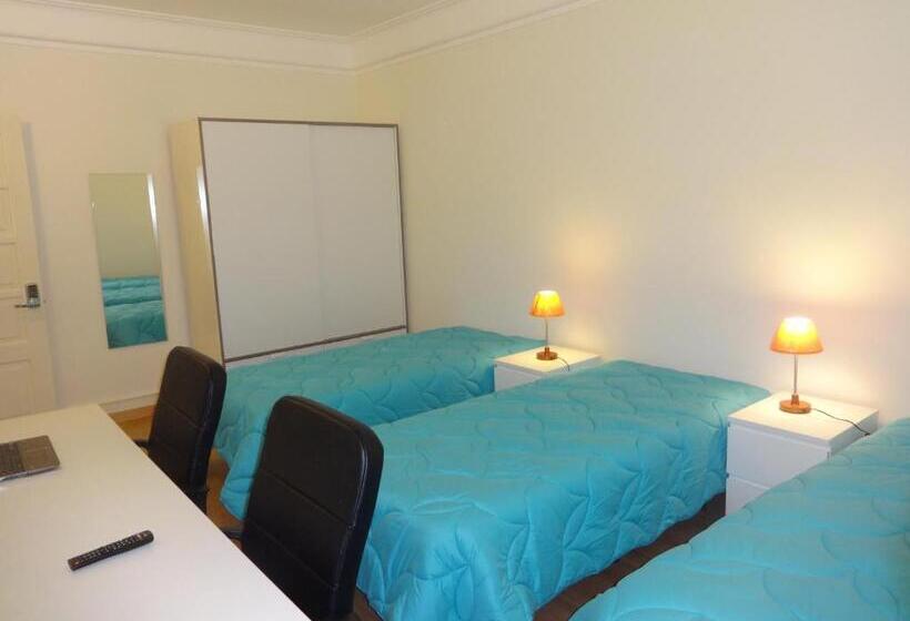 اتاق استاندارد سه تخته با سرویس بهداشتی مشترک, Residence Metro Alameda