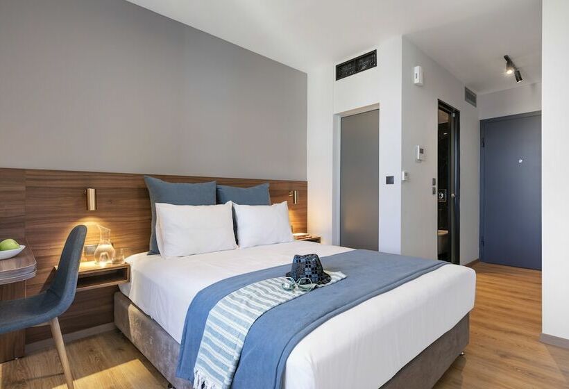 إستوديو ديلوكس, The Newel Acropolis