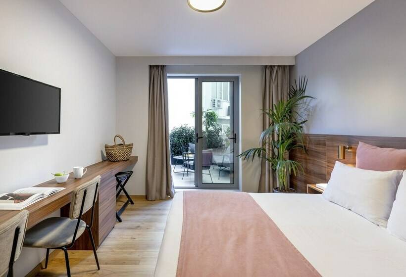 إستوديو ديلوكس, The Newel Acropolis