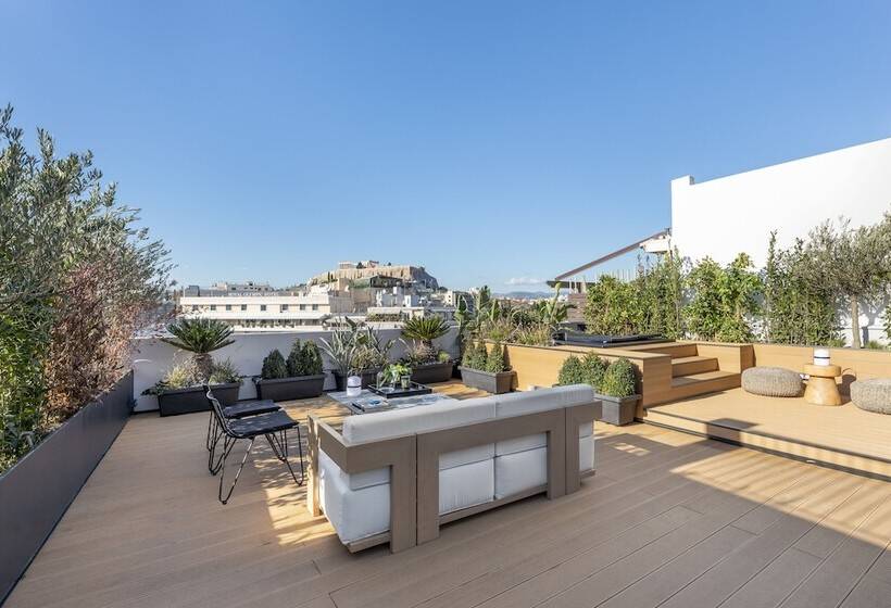 إستوديو قياسي مطل على المدينة, The Newel Acropolis