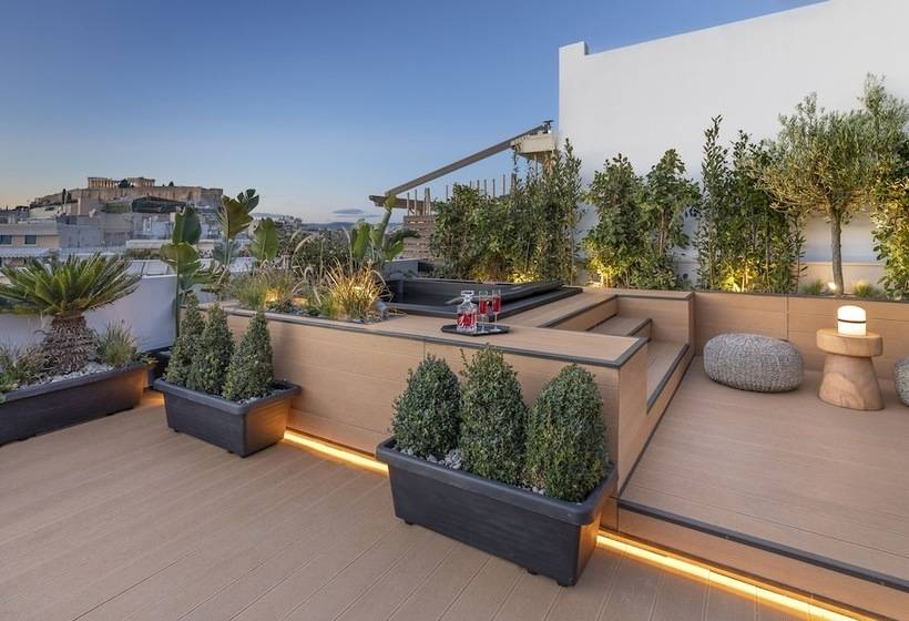 إستوديو قياسي مطل على المدينة, The Newel Acropolis