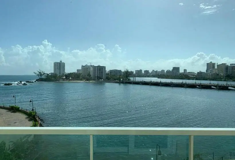 سوییت سوپریور با چشم‌انداز دریا, Costa Bahia Hotel Paseo Caribe