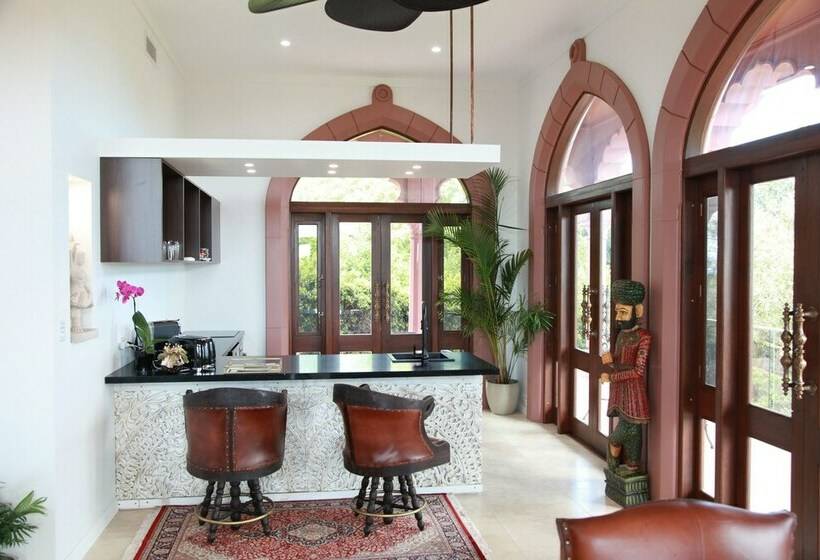 بانگلوی لوکس, Jodhai Bai Retreat