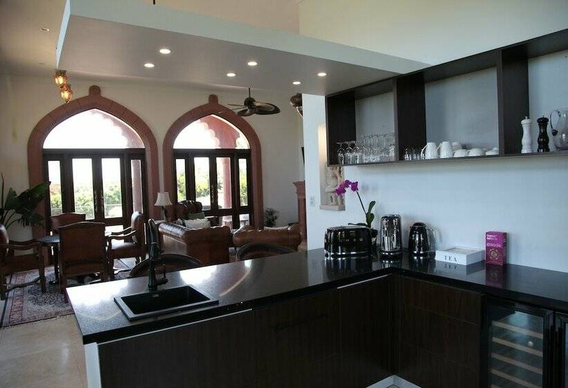 디럭스 방갈로, Jodhai Bai Retreat
