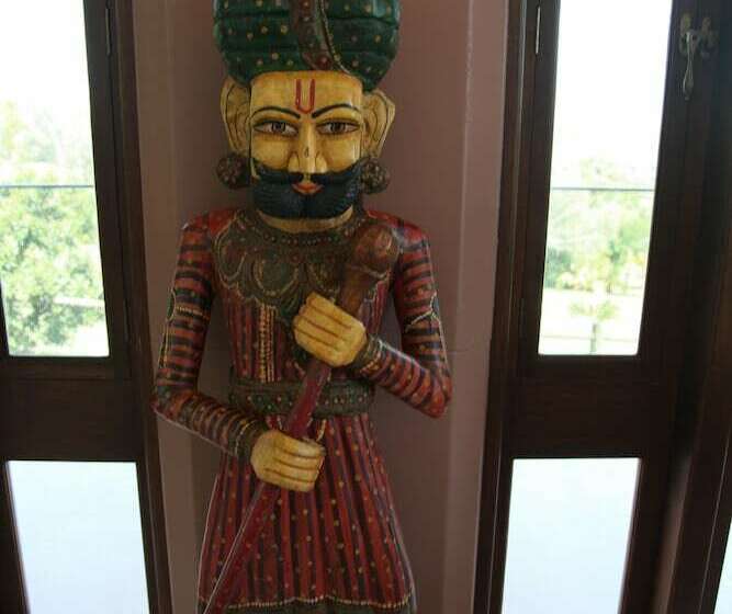 بانگلوی لوکس, Jodhai Bai Retreat