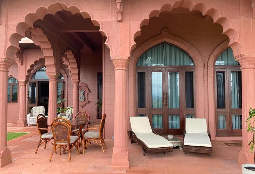 بانگلوی استاندارد, Jodhai Bai Retreat