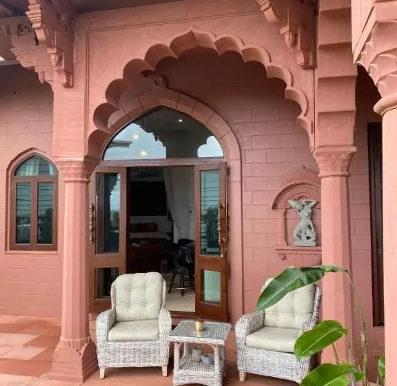 スタンダードバンガロー, Jodhai Bai Retreat