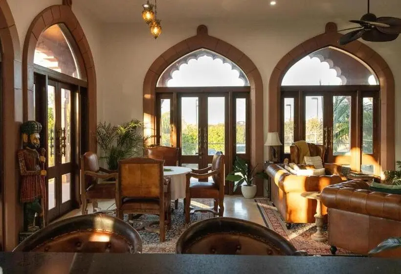 سوییت لوکس, Jodhai Bai Retreat