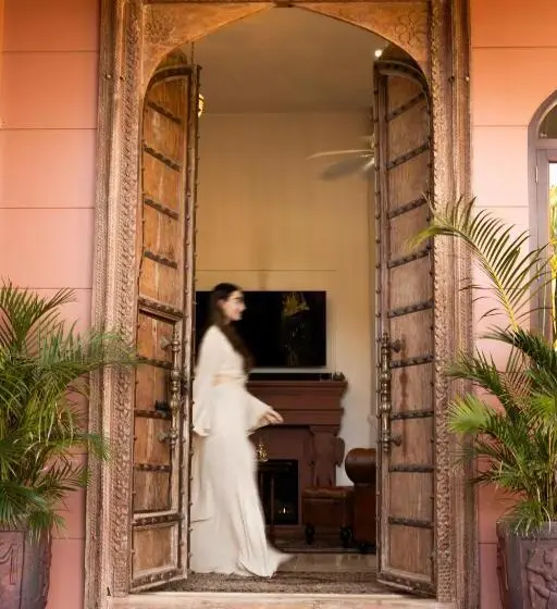 بانگلوی استاندارد, Jodhai Bai Retreat