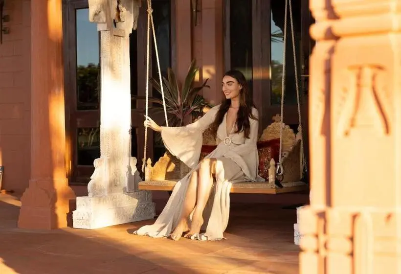 بانگلوی استاندارد, Jodhai Bai Retreat