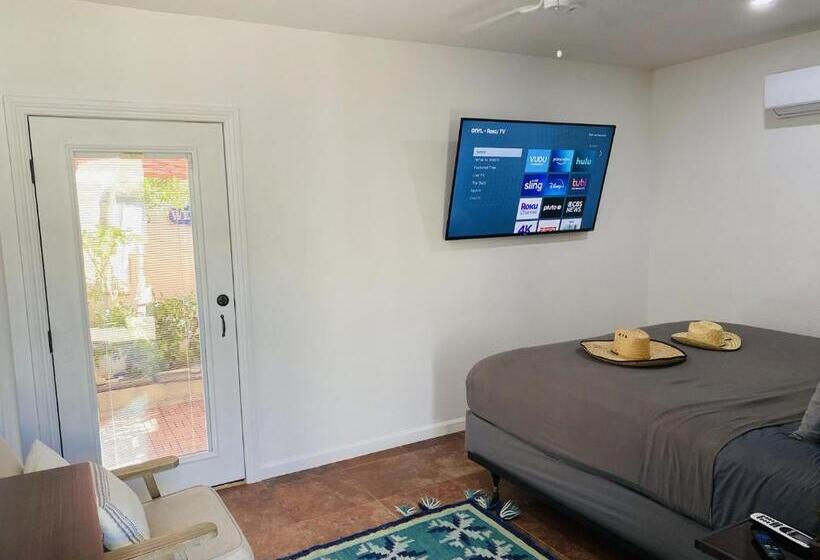 Стандартный Номер Кровать Кинг, Mi Kasa Hot Springs 420,adults Only, Clothing Optional