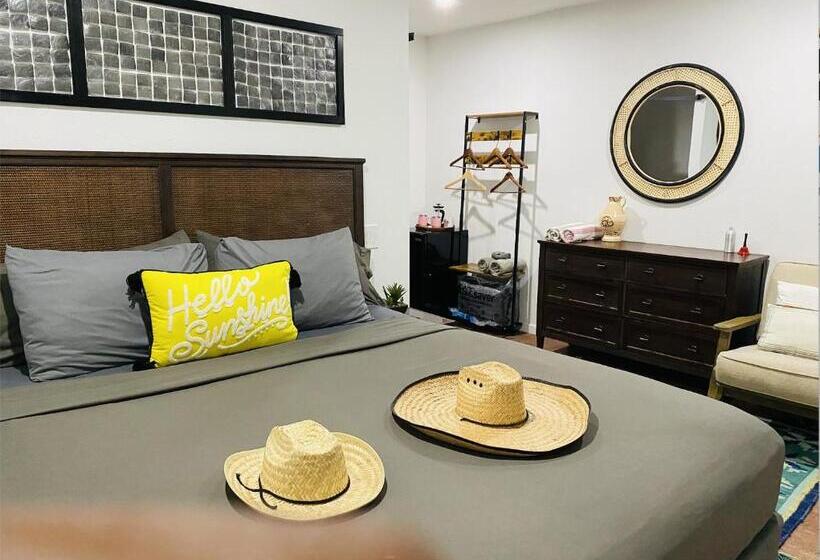 Стандартный Номер Кровать Кинг, Mi Kasa Hot Springs 420,adults Only, Clothing Optional