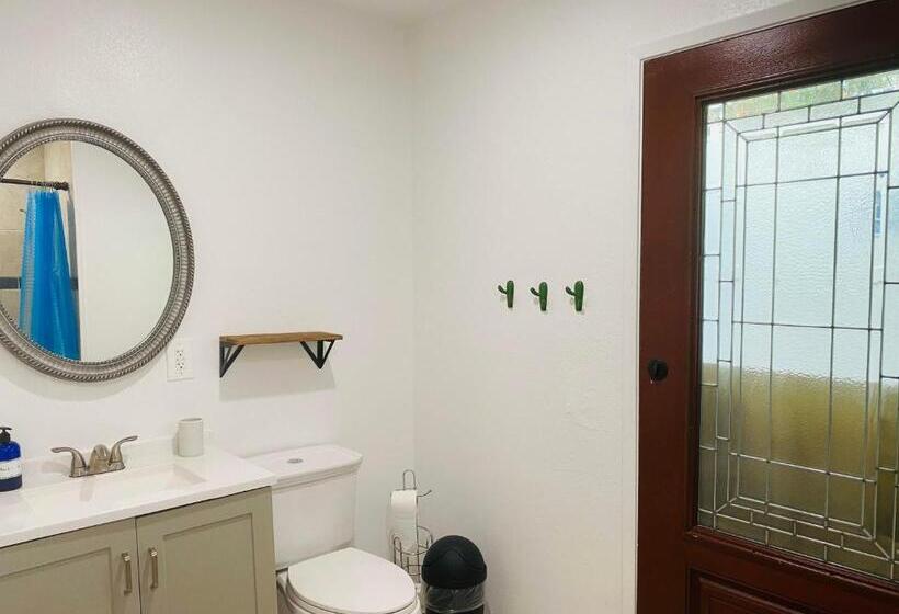 Стандартный Номер Кровать Кинг, Mi Kasa Hot Springs 420,adults Only, Clothing Optional