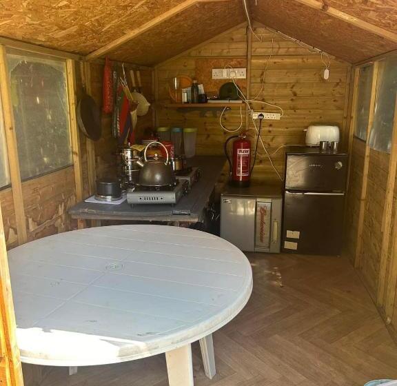 Standard Tent, Willow Barn