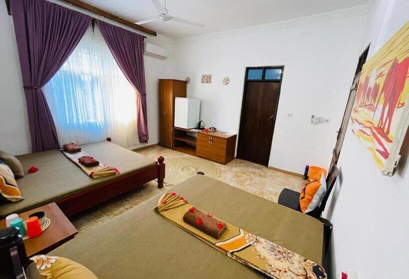 Семейный Номер, Max Hotel Nungwi