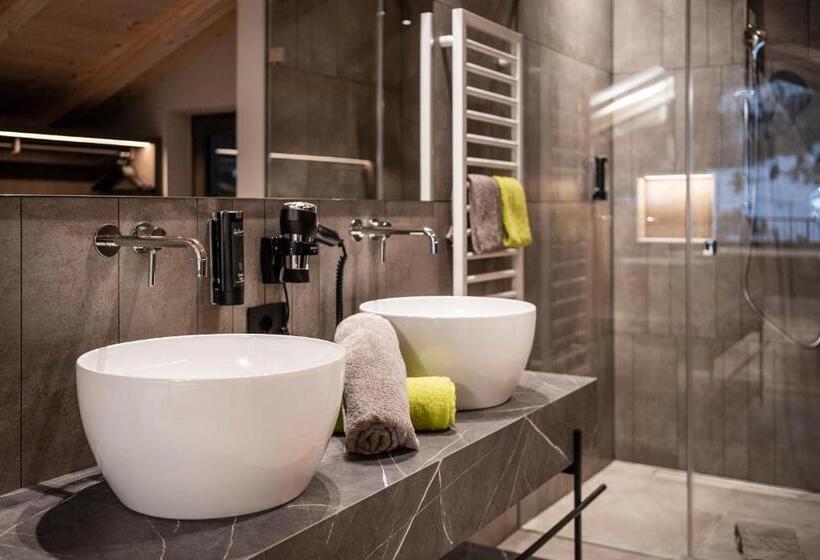 小型套房带阳台, Surega   Idyllic Farmhouse