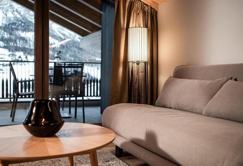 小型套房带阳台, Surega   Idyllic Farmhouse