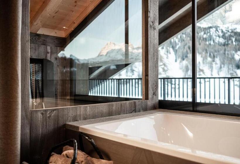 小型套房带阳台, Surega   Idyllic Farmhouse