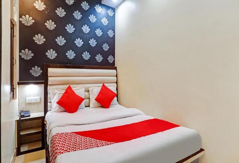 اتاق کلاسیک سه تخته, Collection O Hotel Shree Narayan Regency