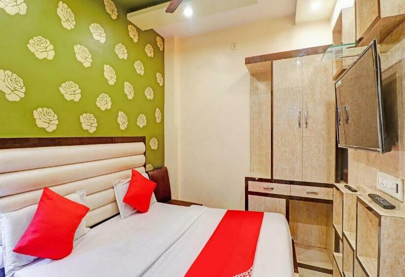 اتاق کلاسیک سه تخته, Collection O Hotel Shree Narayan Regency