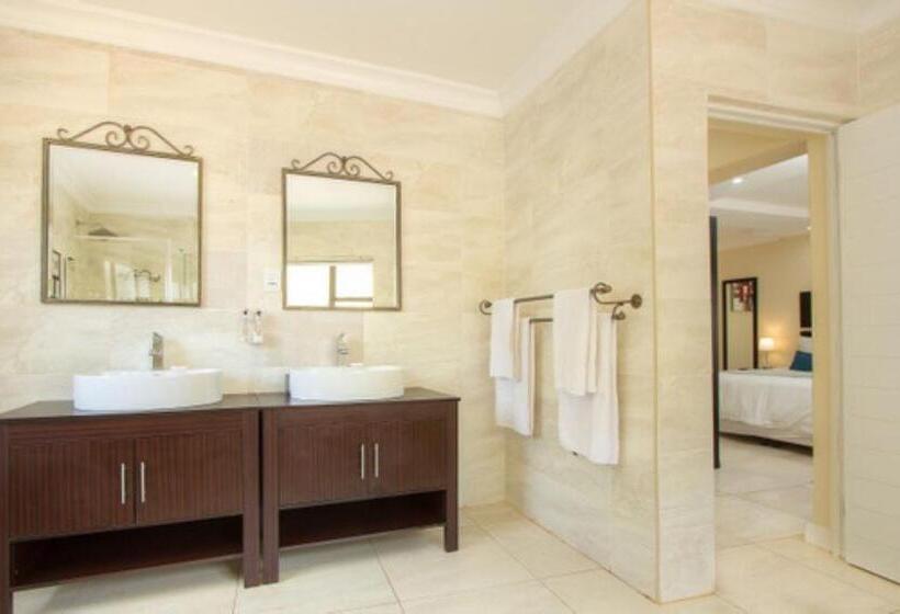 キングサイズベッドのスタンダードルーム, Royal Hills Lodge And Spa