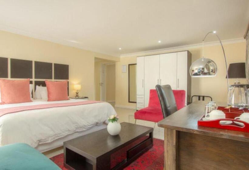 キングサイズベッドのスタンダードルーム, Royal Hills Lodge And Spa