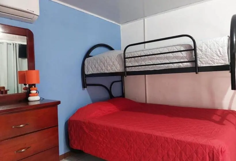 Standard Kolmen Hengen Huone, Hôtel Pez Gallo
