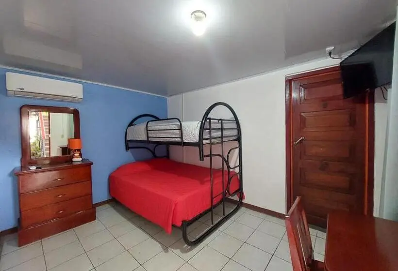 Standard Kolmen Hengen Huone, Hôtel Pez Gallo