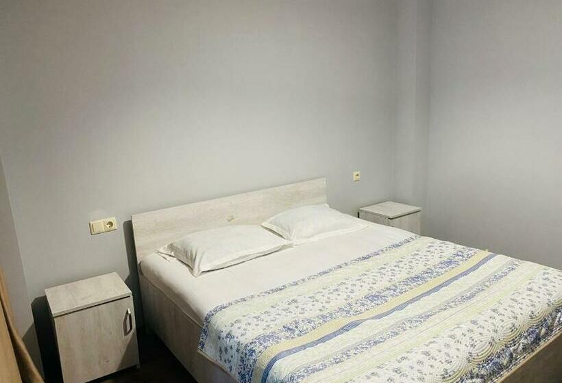 اتاق استاندارد, Kobuleti 728