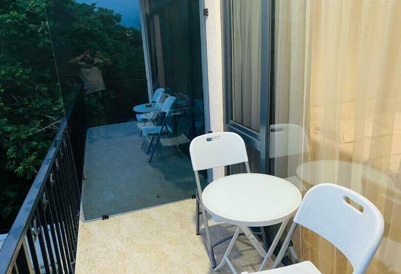 اتاق استاندارد, Kobuleti 728