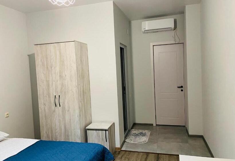 اتاق استاندارد, Kobuleti 728