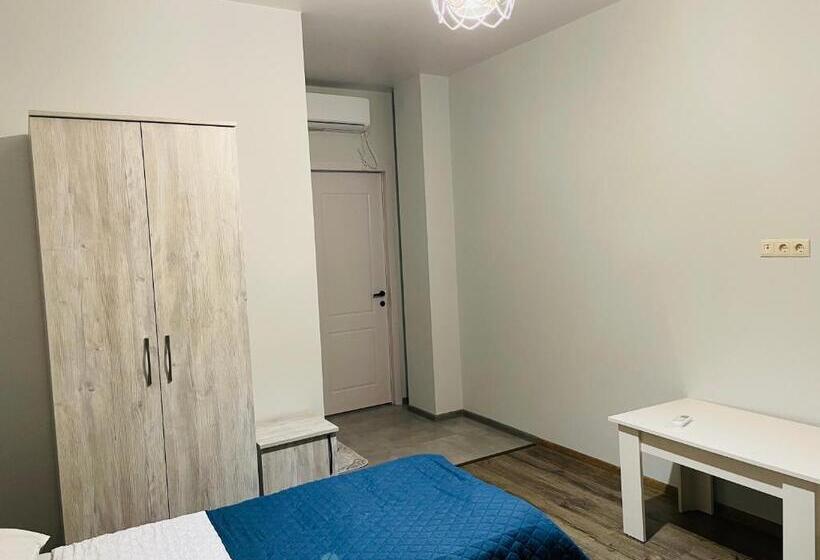 اتاق استاندارد, Kobuleti 728