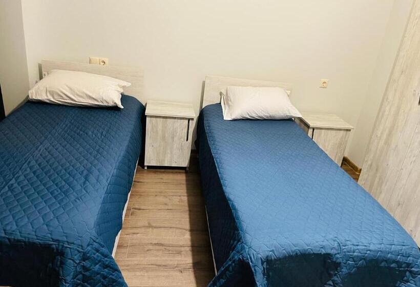 اتاق استاندارد, Kobuleti 728