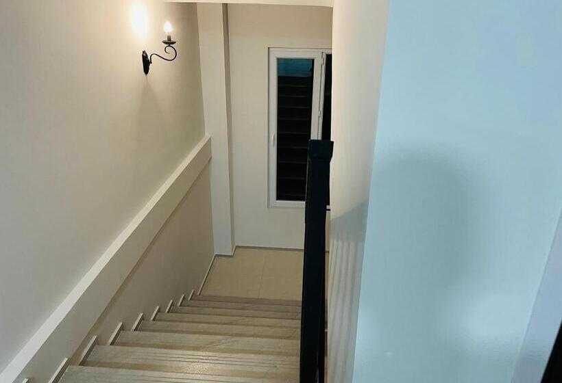 اتاق کلاسیک چهارنفره, Kobuleti 728