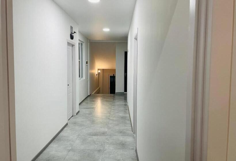 اتاق کلاسیک چهارنفره, Kobuleti 728