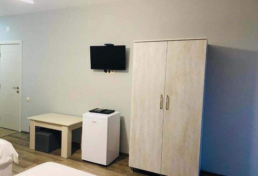 استودیوی لوکس, Kobuleti 728