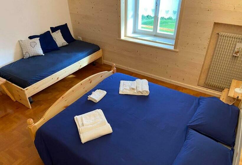 Habitación Triple Estándar Baño Compartido, Casa Ortis