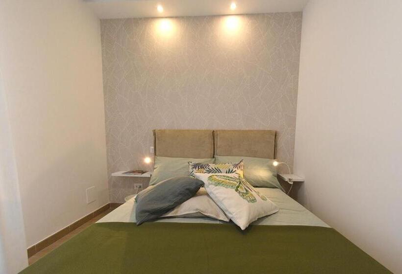 اتاق عادی, Al Settimo Piano