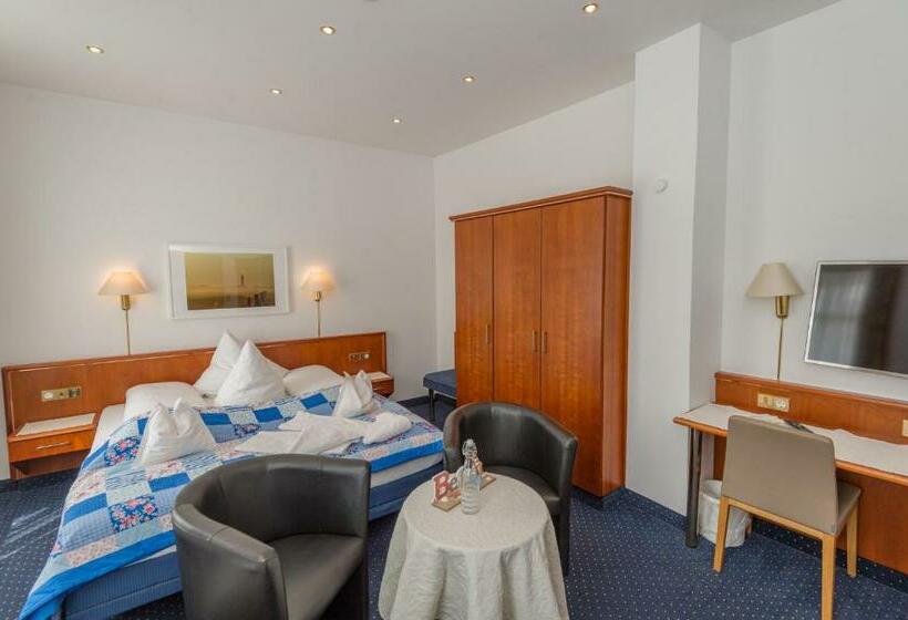 اتاق کلاسیک سه تخته, Inselhotel Cornelius